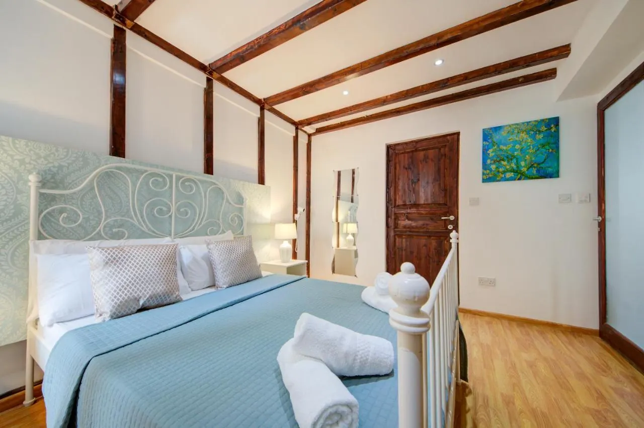 Unique Waterfront Valletta House Villa