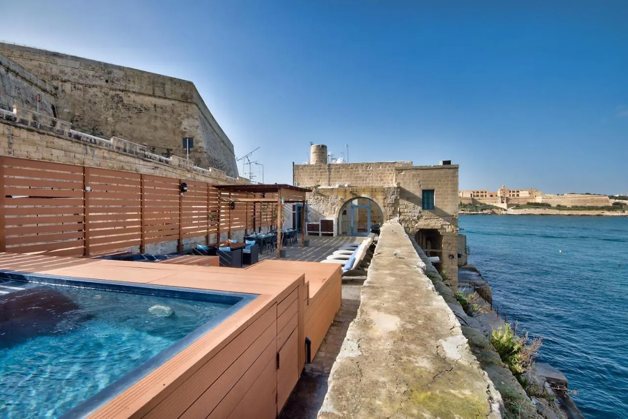 Unique Waterfront Valletta House Villa Holiday home