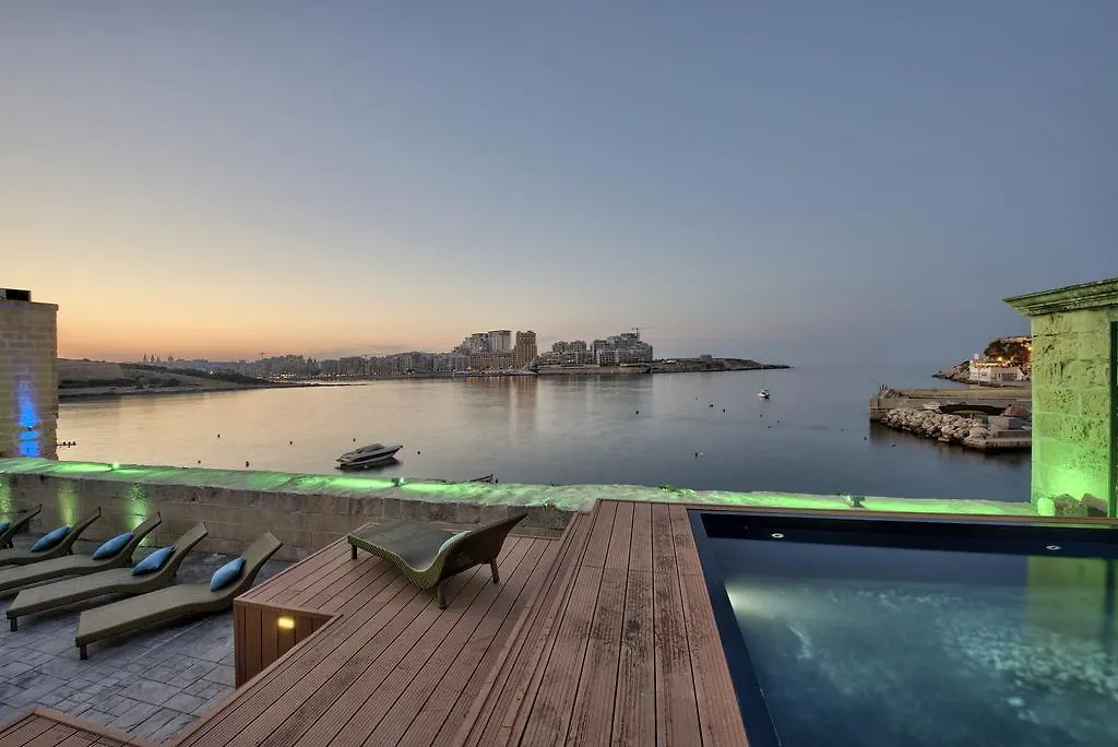 Unique Waterfront Valletta House Villa